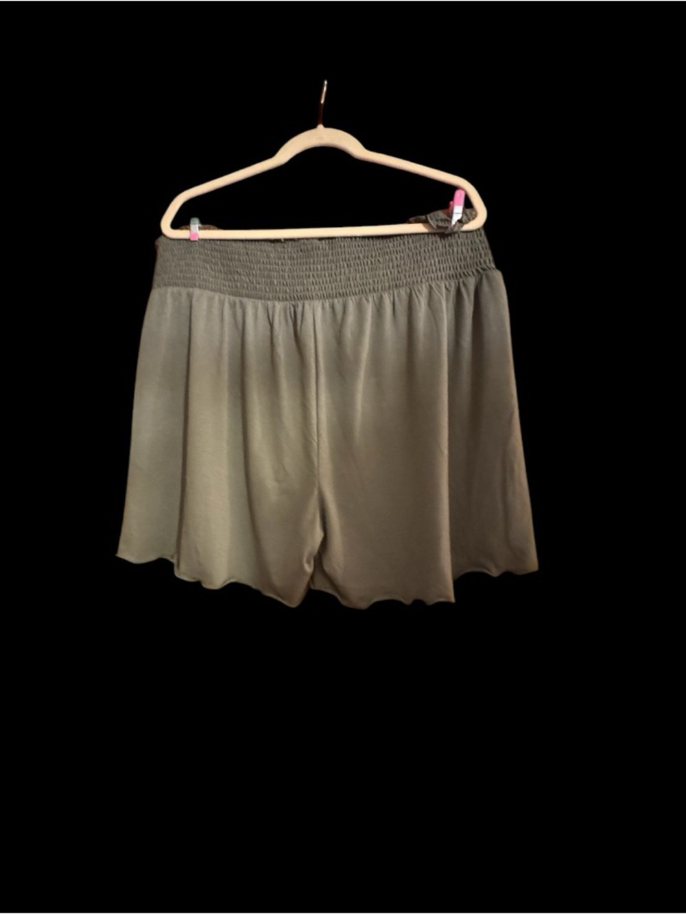 Zenana 3X smocked waist olive green shorts with curvy hem Butter soft pre-owned